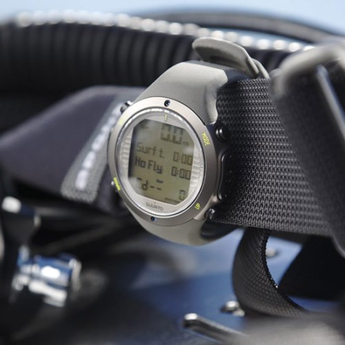 Suunto d6i stealth store